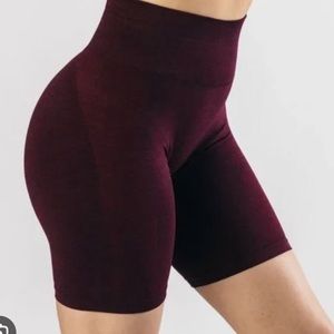 Alphalete Amplify Biker Shorts - Black Cherry